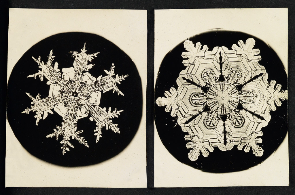 WILSON A. BENTLEY (1865-1931) An album with 25 photographs of snowflakes.